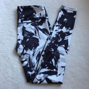 Black and white workout leggings